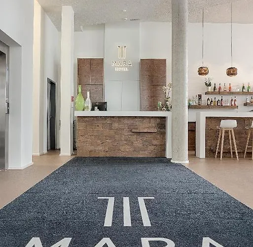 Mara فندق الميناو